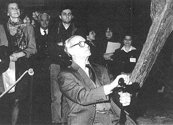 Fosco Maraini all'inaugurazione della mostra fotografica "Il Miramondo", al Museo marini (1999)