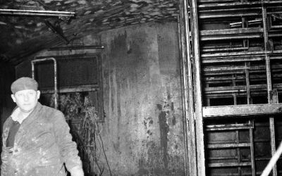 Sottosuolo di Palazzo Strozzi, i locali dopo la devastazione Alcuni volontari