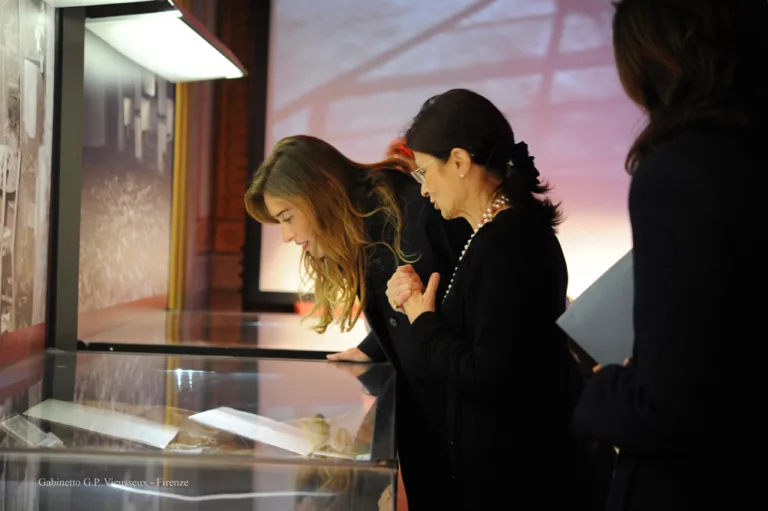 Visita del Ministro Maria Elena Boschi all'Archivio Contemporaneo del Gabinetto Vieusseux